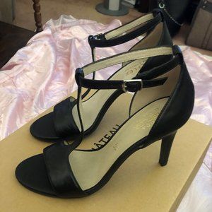 Leather Brand New Le Chateau  leather heels
